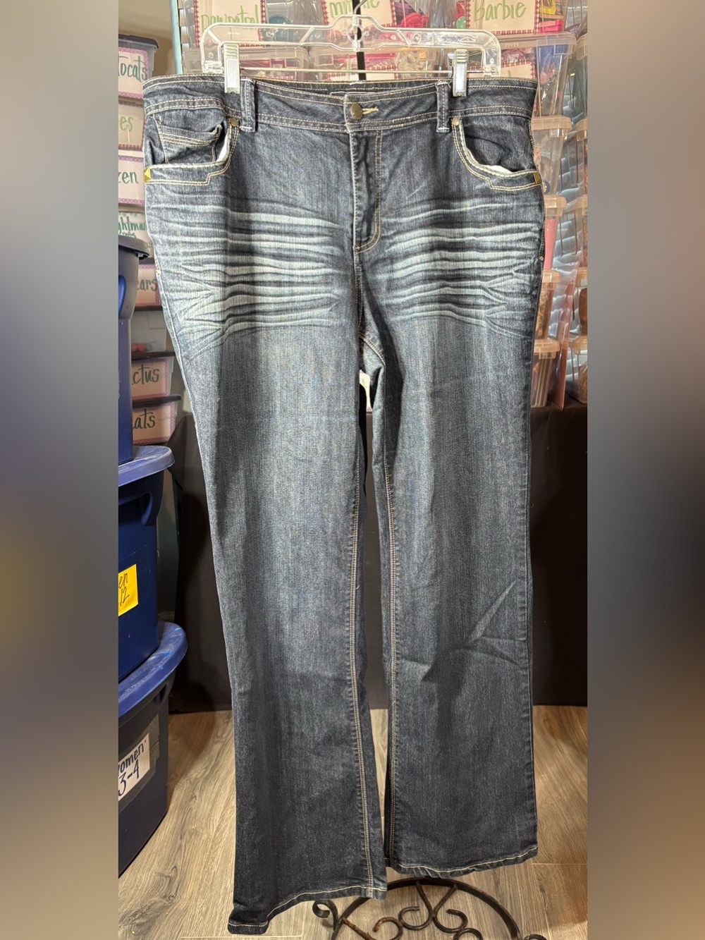 Cato WoMen's Straight-Leg Jeans in Dark Blue with Faded Whiskering Size 16 EPC